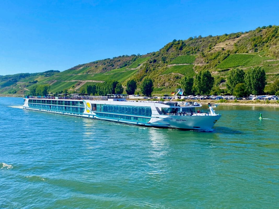 Die Alena von Phoenix Reisen auf dem Rhein. Foto: Christoph Assies