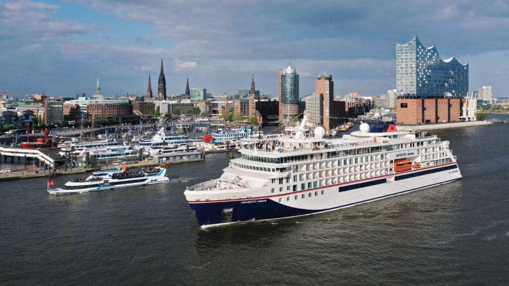 Die HANSEATIC nature bricht morgen erstmals wieder ab Hamburg auf. Foto: Hapag-Lloyd Cruises