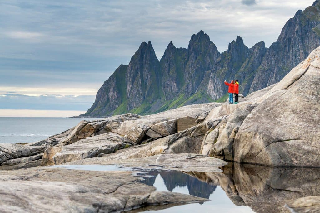 Hurtigruten Expeditions verspricht den Passagieren bestmögliche Expeditions-Erlebnisse an Norwegens Küste. Foto: Orjan Bertelsen, Hurtigruten