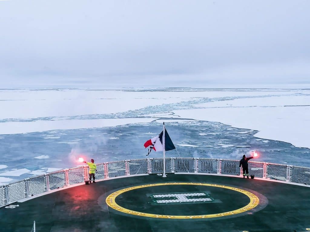 Die Le Commandant Charcot schafft die Fahrt in sonst unzugängliche Eisregionen. Foto: © Alexiane Eymard