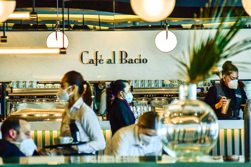 Café al Bacio, Celebrity Beyond, Foto: © CRUCERO / Tobias Lange-Rüb