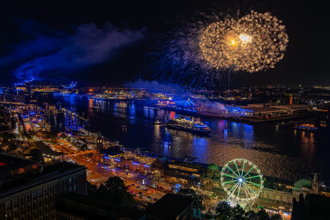 Feuerwerk Hamburg Cruise Days 2023. Foto: © Ralph Larmann / Hamburg Cruise Days 2023