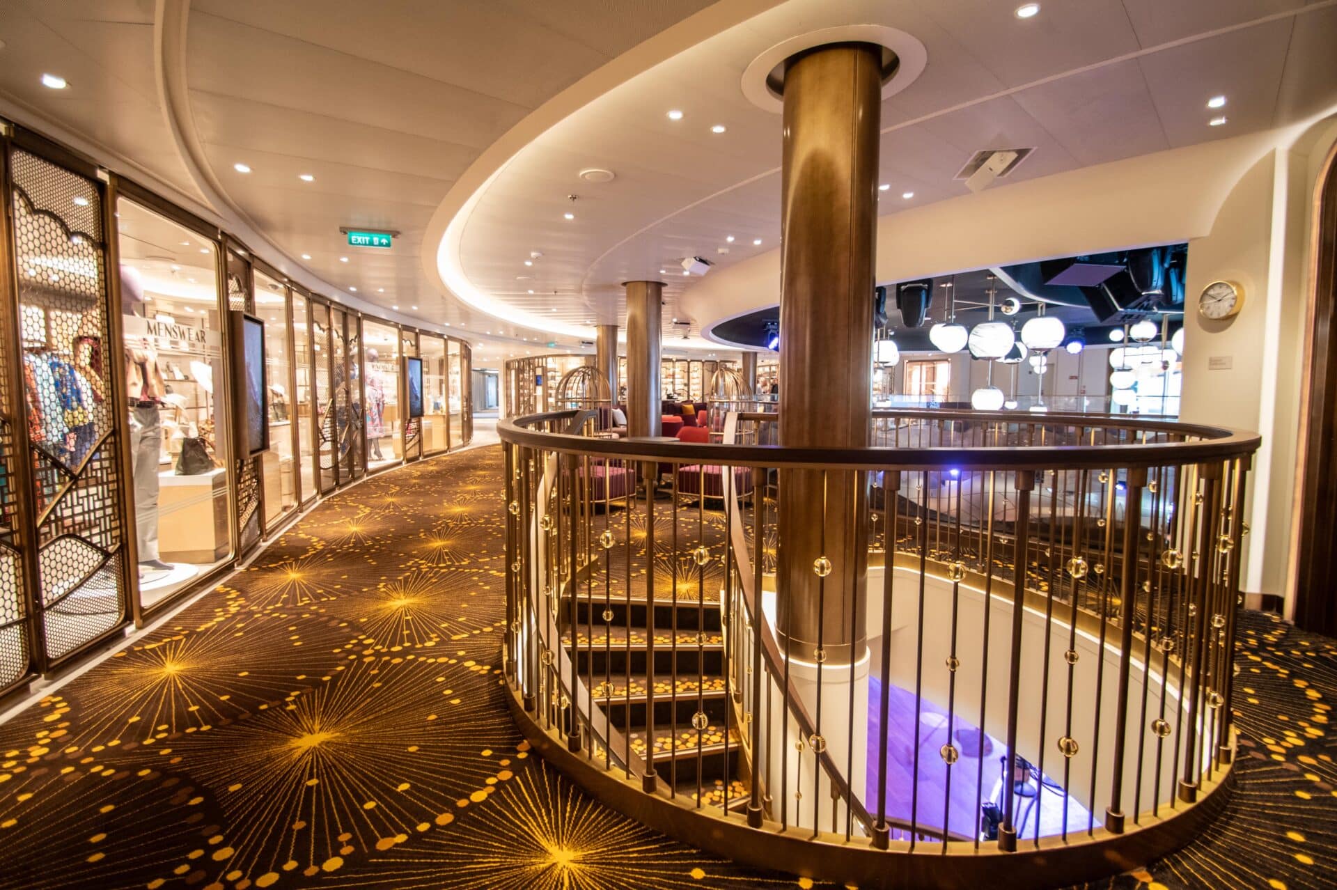 Grand Lobby Boutiques, Queen Anne, Cunard; Foto: © Tobias Lange-Rüb / CRUCERO