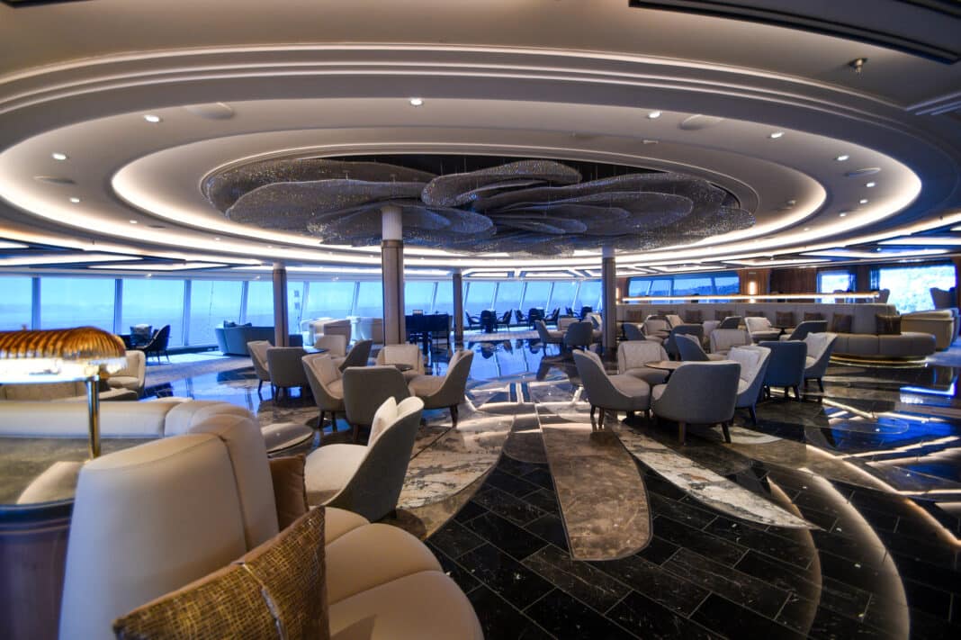 Observation Lounge, Regent Seven Seas Grandeur; Foto: © Tobias Lange-Rüb / CRUCERO