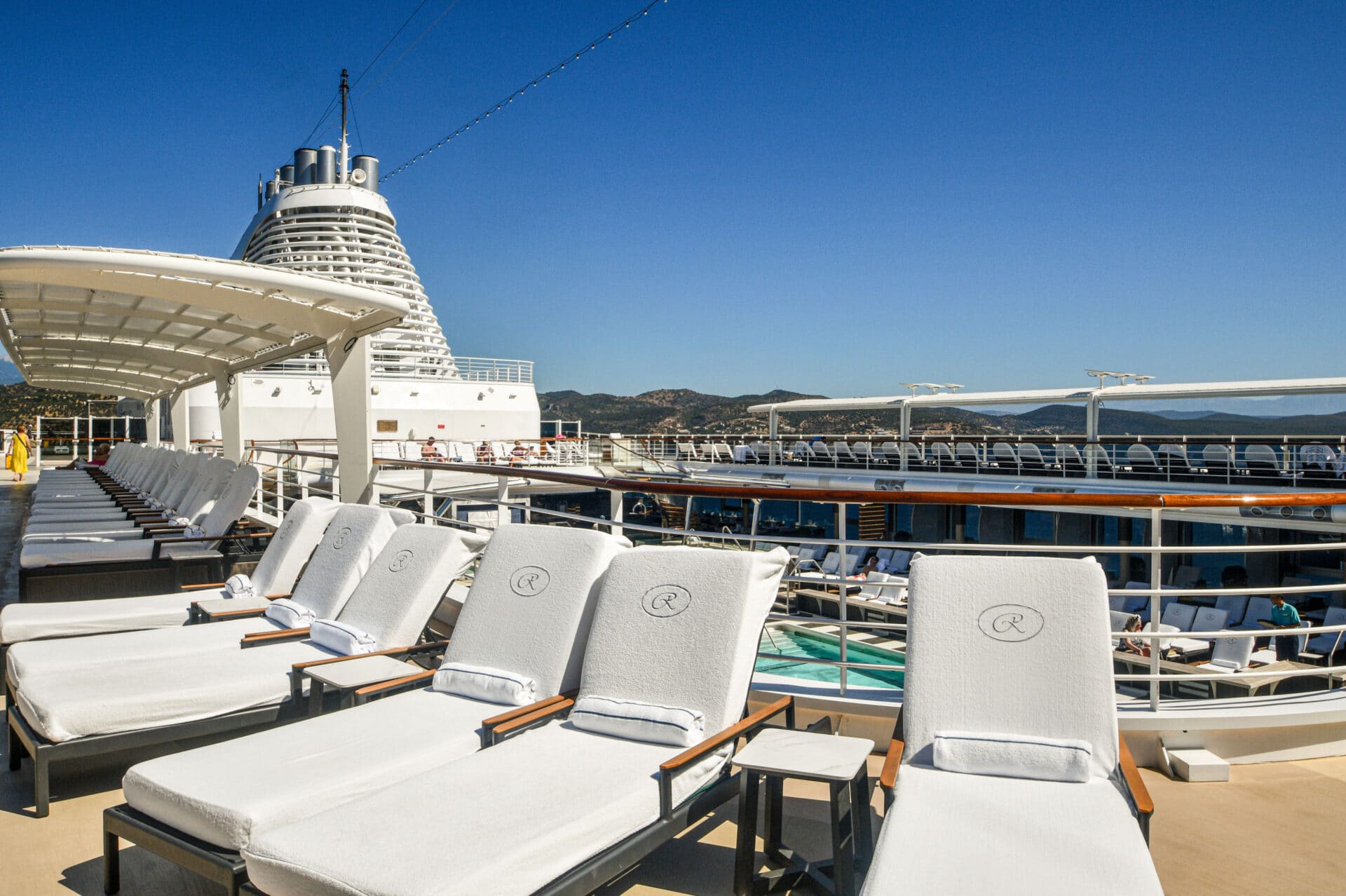 Pool Deck, Regent Seven Seas Grandeur; Foto: © Tobias Lange-Rüb / CRUCERO