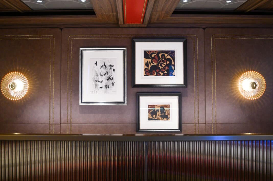 Picasso Lithografien im Prime 7 Restaurant der Grandeur. Nur das linke Werk ist sichtbar signiert. Foto: © Tobias Lange-Rüb / CRUCERO