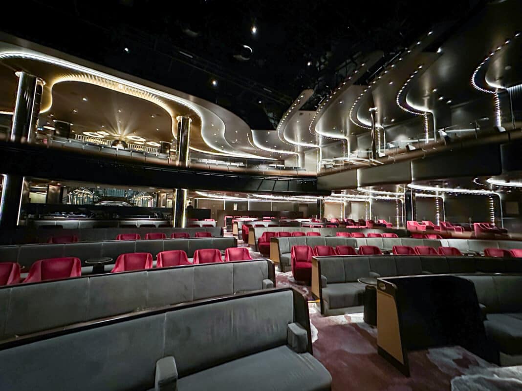 Constellation Theatre, Regent Seven Seas Grandeur; Foto: © Tobias Lange-Rüb / CRUCERO