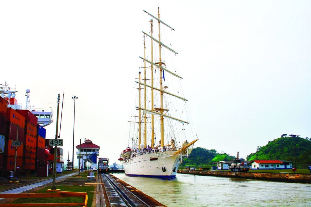 StarFlyer im Panamakanal, Foto: © : Star Clippers