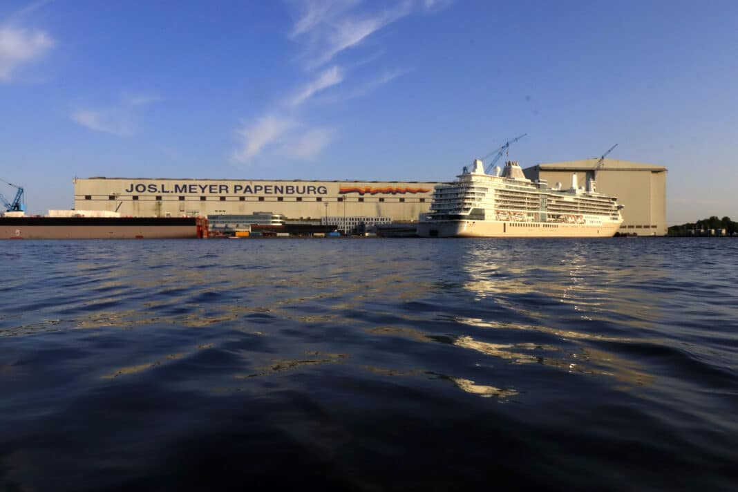 Die Meyer Werft in Papenburg gibt es seit 1795, seit den 1980er Jahren werden dort Kreuzfahrtschiffe gebaut. Foto: Christoph Assies