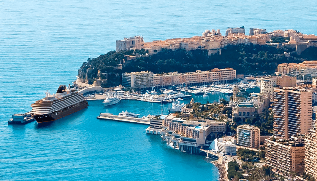 Explora I im Hafen von Monaco. Foto: © Explora Journeys