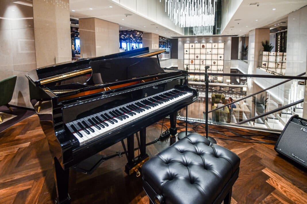 Lobby, Steinway-Flügel, Foto: © Tobias Lange-Rüb / Crucero