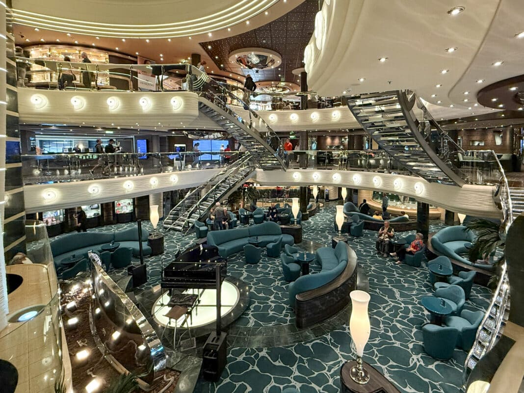 MSC Preziosa Atrium, Foto: © Ralf Lange / Crucero