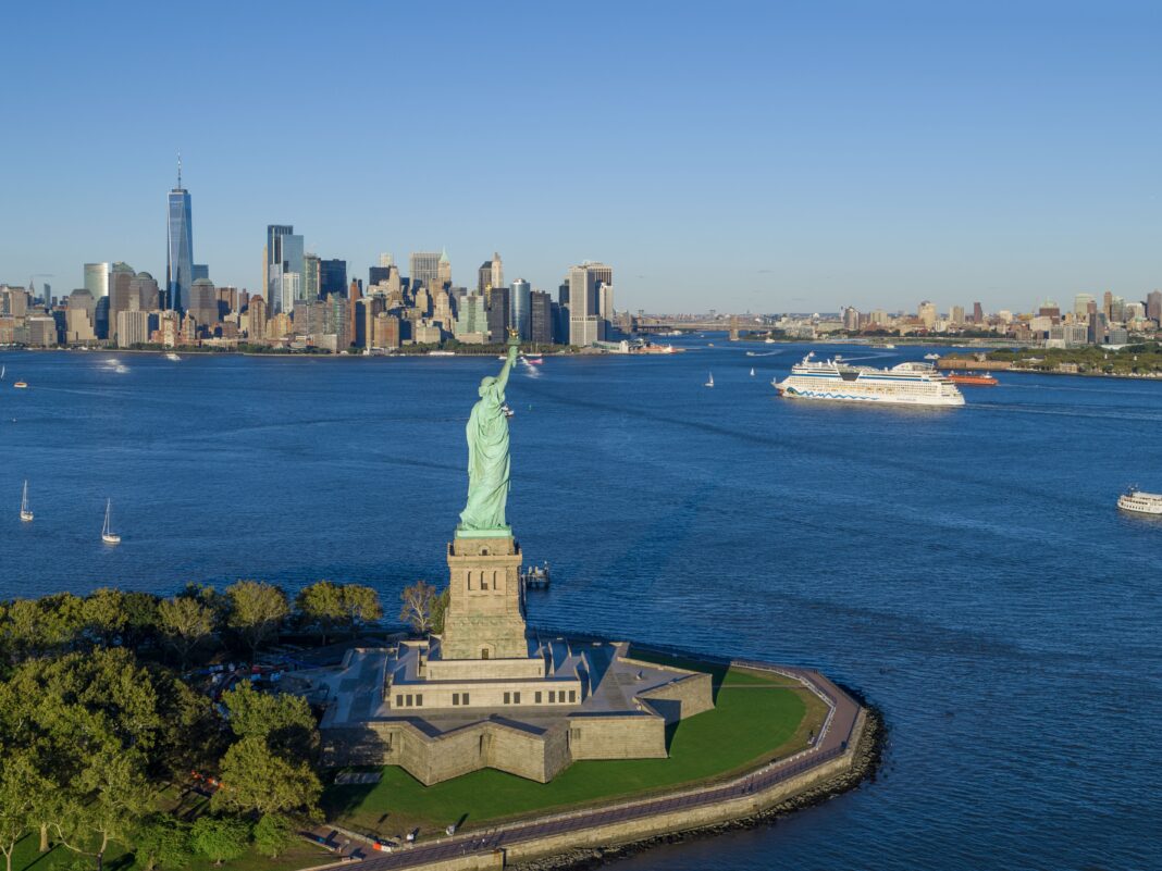 AIDAdiva in New York. Foto: © AIDA Cruises /Julian Glöckner