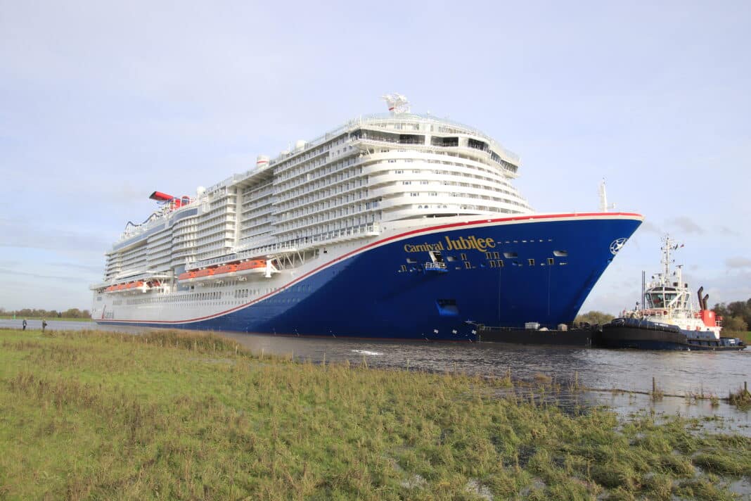 Die Carnival Jubilee ist das neueste Schiff der Excel-Baureihe, basiert auf AIDAnova und kommt, wie auch die weiteren Neubauten, von der Meyer Werft in Papenburg. Foto: Christoph Assies