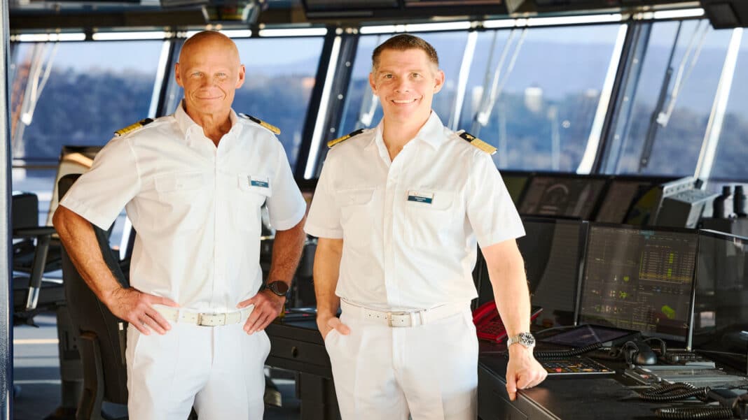 Kapitäne Todd Burgman und Tom Roth, Foto: © TUI Cruises