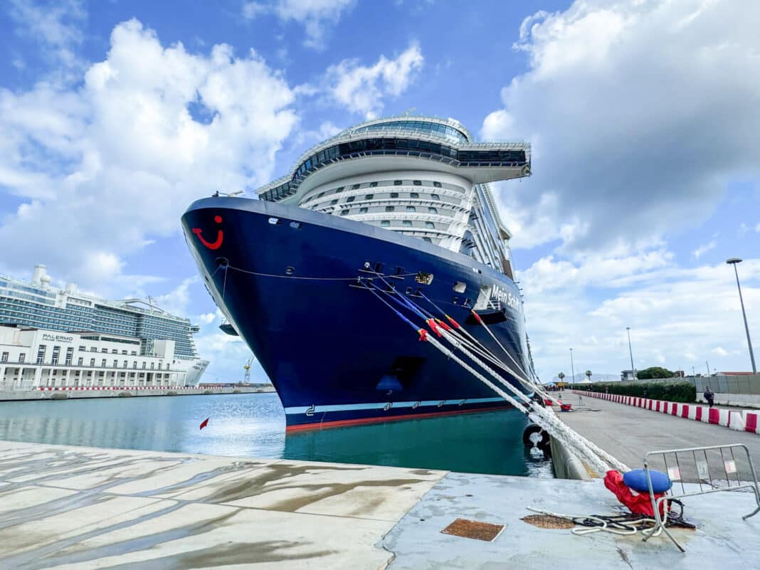 Die Mein Schiff Relax ist das erste Schiff einer euen Baureihe von TUI Cruises. Foto: Christoph Assies